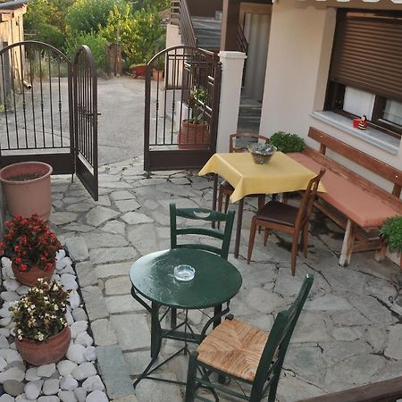 Guesthouse Bloutsos Rooms Kastraki Buitenkant foto