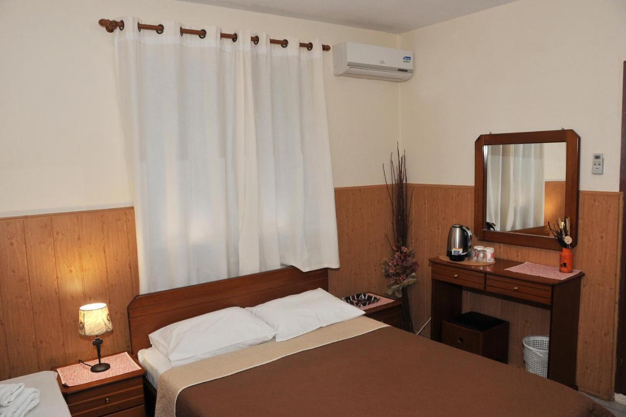 Guesthouse Bloutsos Rooms Kastraki Buitenkant foto