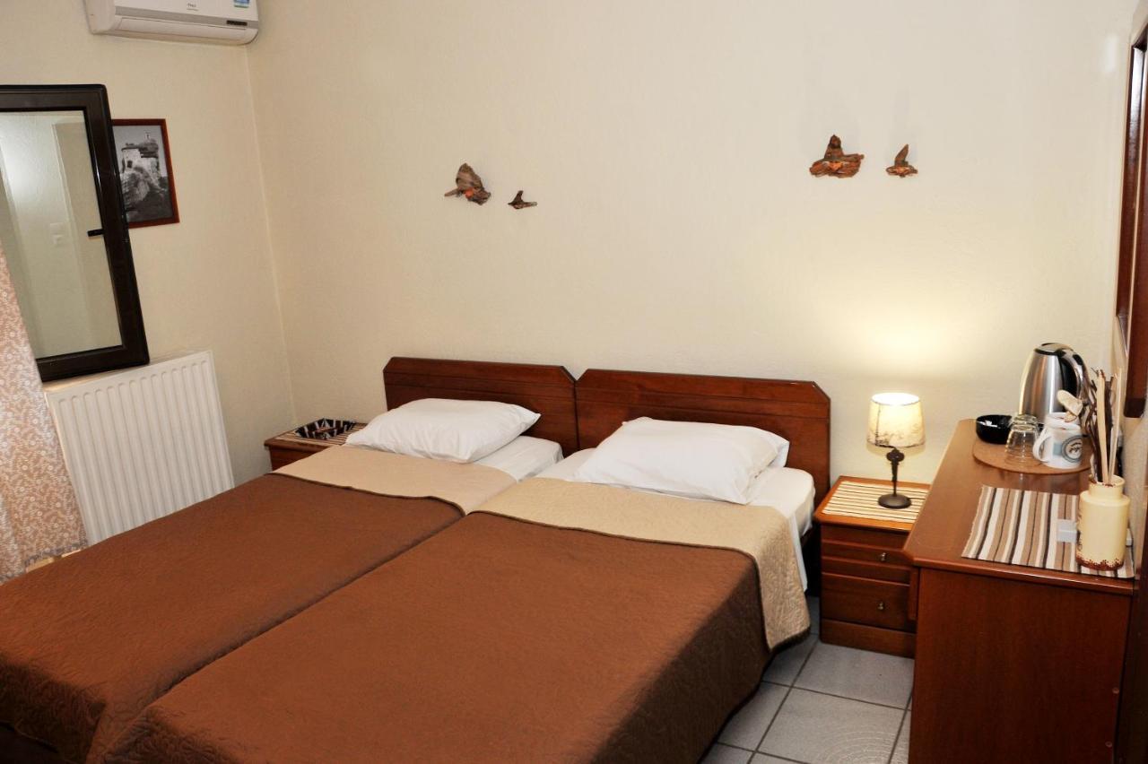 Guesthouse Bloutsos Rooms Kastraki Buitenkant foto