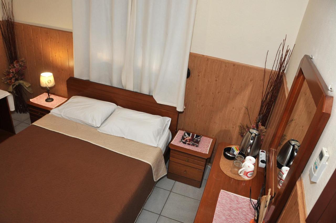 Guesthouse Bloutsos Rooms Kastraki Buitenkant foto