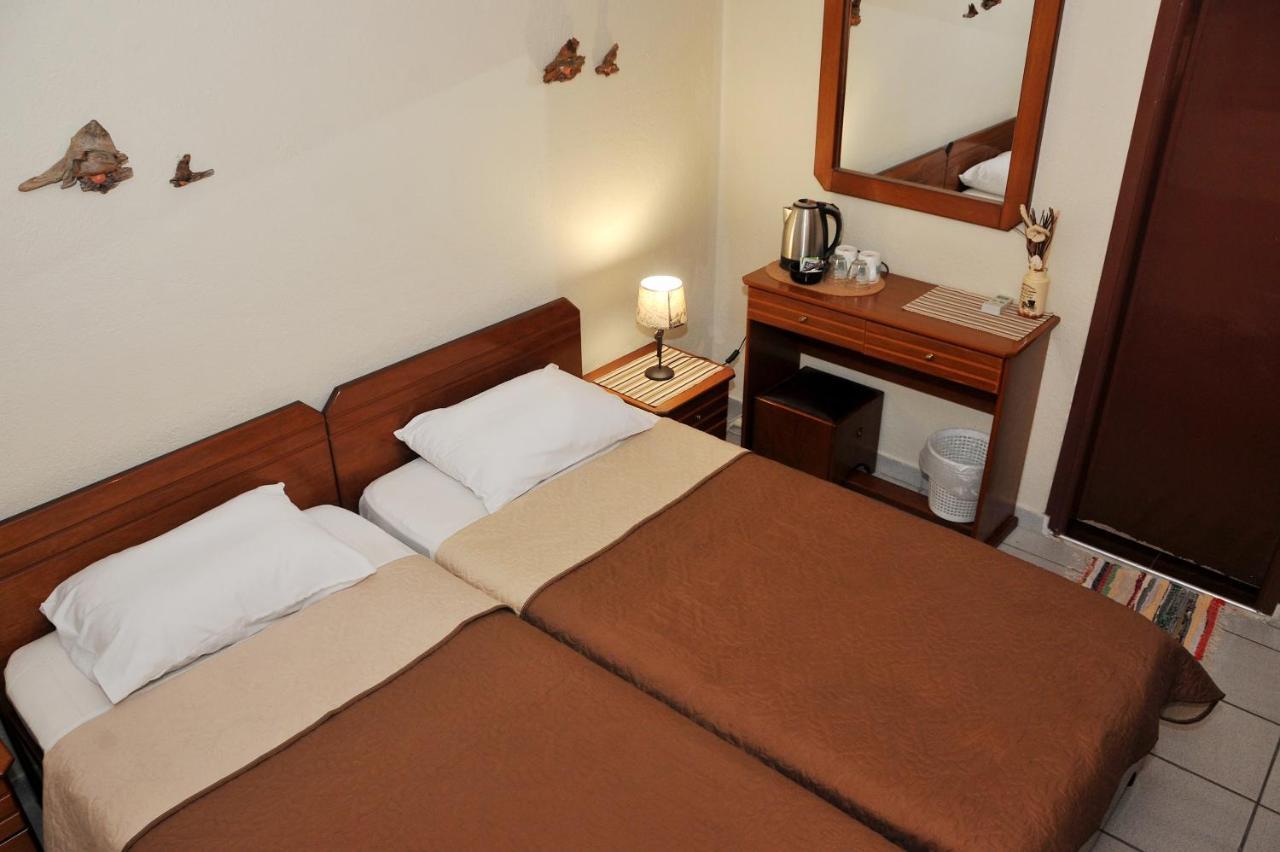 Guesthouse Bloutsos Rooms Kastraki Buitenkant foto