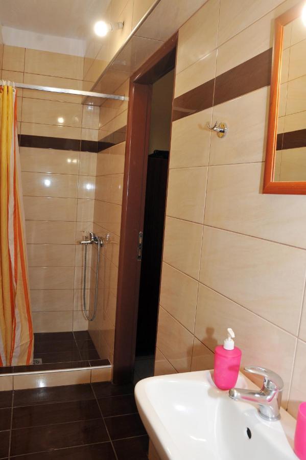 Guesthouse Bloutsos Rooms Kastraki Buitenkant foto